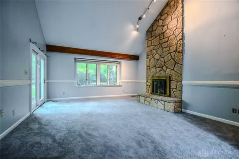 Living - 222 Walnut Grove Dr, Centerville, OH 45458 photo 3 of 6