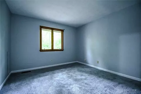 Bedroom - 222 Walnut Grove Dr, Centerville, OH 45458 photo 9 of 10