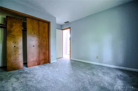 Bedroom - 222 Walnut Grove Dr, Centerville, OH 45458 photo 8 of 10