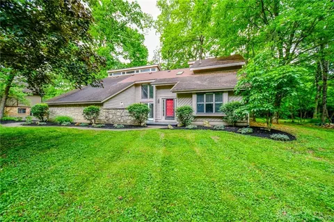 Exterior - 222 Walnut Grove Dr, Centerville, OH 45458 photo 5 of 16