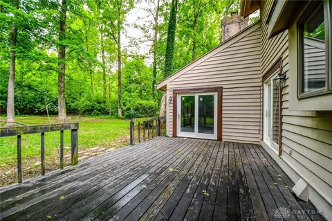 Exterior - 222 Walnut Grove Dr, Centerville, OH 45458 photo 10 of 16