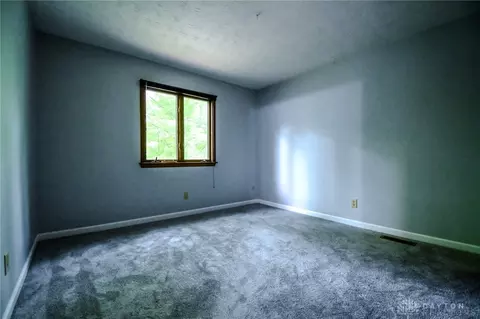 Bedroom - 222 Walnut Grove Dr, Centerville, OH 45458 photo 7 of 10