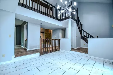 Living - 222 Walnut Grove Dr, Centerville, OH 45458 photo 2 of 6