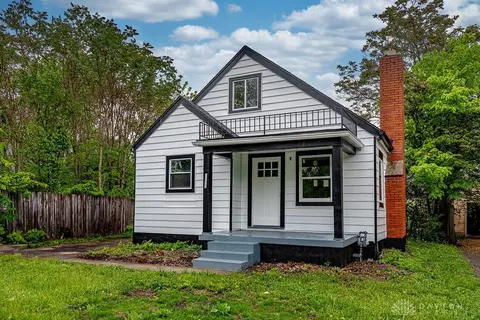 2208 Kensington Dr, Dayton, OH 45406