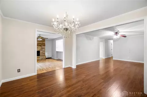 Living - 2765 Hemphill Rd, Kettering, OH 45440 photo 5 of 7