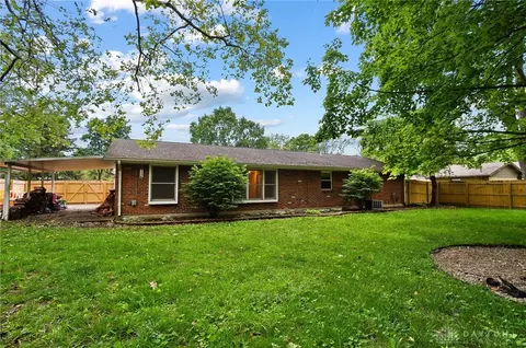 Exterior - 2765 Hemphill Rd, Kettering, OH 45440 photo 4 of 5