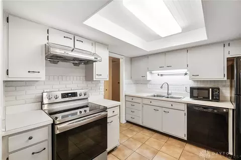 Kitchen - 2765 Hemphill Rd, Kettering, OH 45440 photo 1 of 3