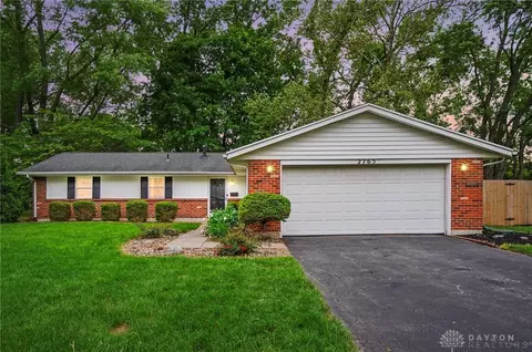 2765 Hemphill Rd, Kettering, OH 45440