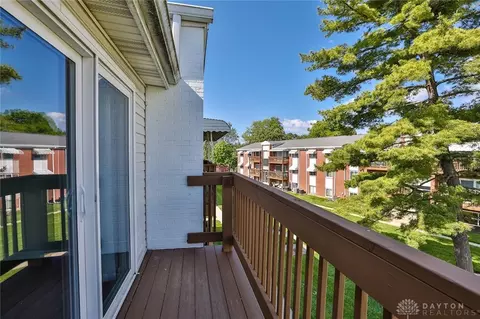 Exterior - 5695 E Coach Dr #E, Kettering, OH 45440 photo 2 of 5