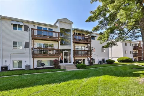5695 E Coach Dr #E, Kettering, OH 45440