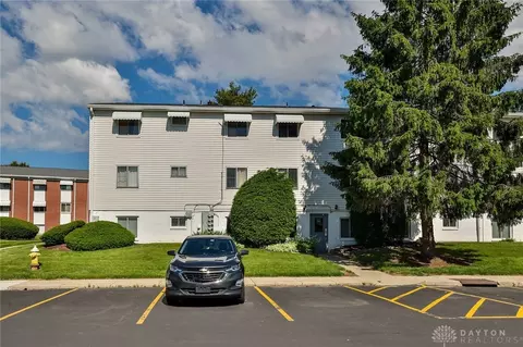 Exterior - 5695 E Coach Dr #E, Kettering, OH 45440 photo 5 of 5