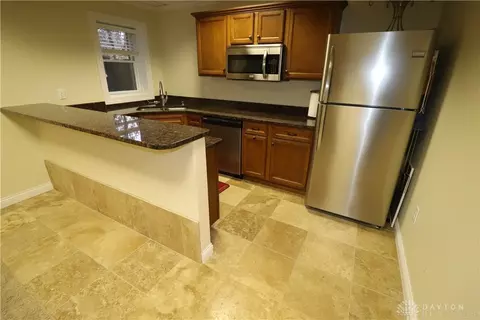 Kitchen - 9543 Hacker Farm Ln, Centerville, OH 45458 photo 9 of 10