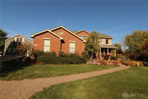 Exterior - 9543 Hacker Farm Ln, Centerville, OH 45458 photo 6 of 32