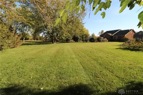 Exterior - 9543 Hacker Farm Ln, Centerville, OH 45458 photo 23 of 32