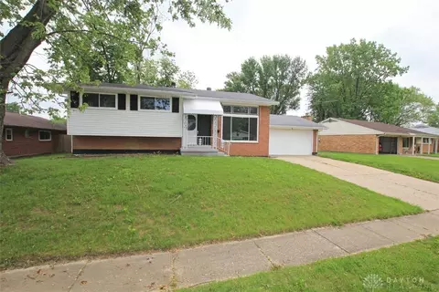 1010 Heathwood Dr, Englewood, OH 45322