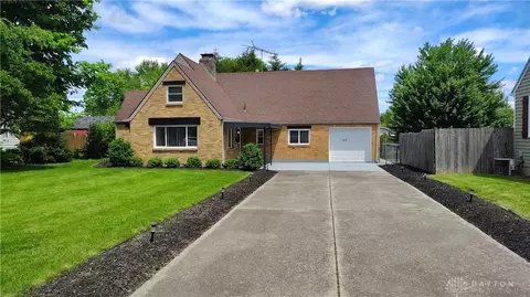 413 W Lake Ave, New Carlisle, OH 45344