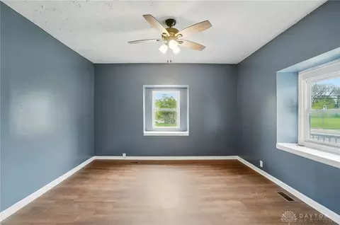925 East St, Springfield, OH 45505 photo 9