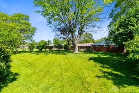 Exterior - 1108 Donson Dr, Kettering, OH 45429 photo 5 of 7
