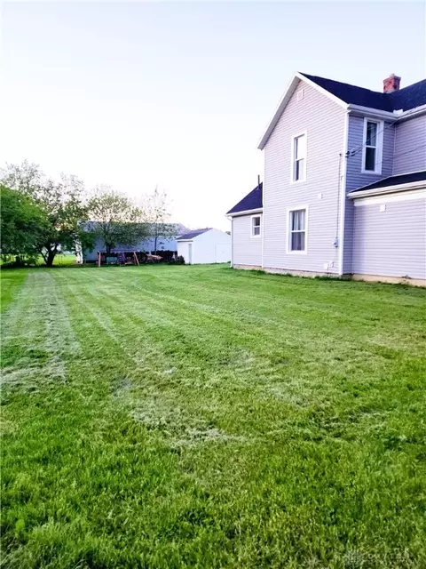 304 W Walnut St, Botkins, OH 45306 photo 2