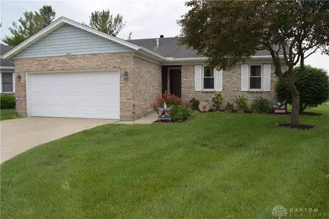 804 Spring Lake Cir, Enon, OH 45323