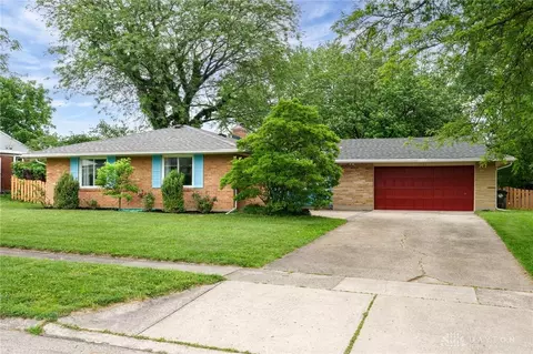 1101 Chateau Dr, Dayton, OH 45429