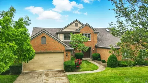 2593 Vienna Estates Dr, Dayton, OH 45459