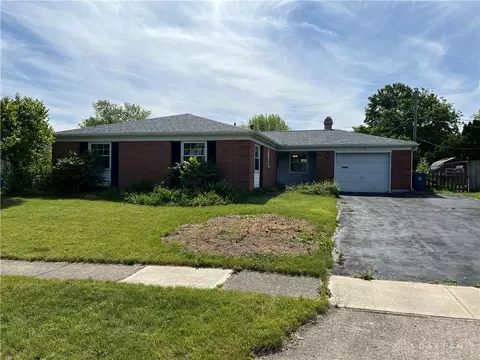 7073 Cliffstone Dr, Huber Heights, OH 45424