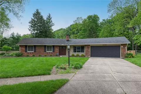 5374 Oak Bend Cir, Kettering, OH 45440