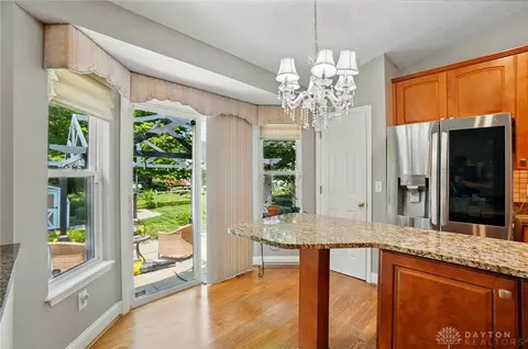 Kitchen - 8765 Woolstone Ct, Maineville, OH 45039 photo 2 of 6