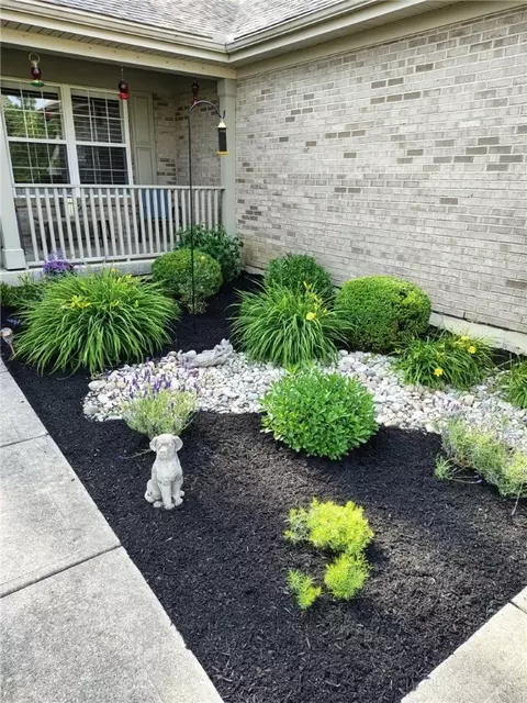 Exterior - 8765 Woolstone Ct, Maineville, OH 45039 photo 6 of 17