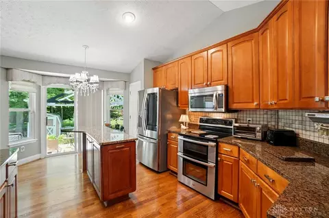 Kitchen - 8765 Woolstone Ct, Maineville, OH 45039 photo 6 of 6