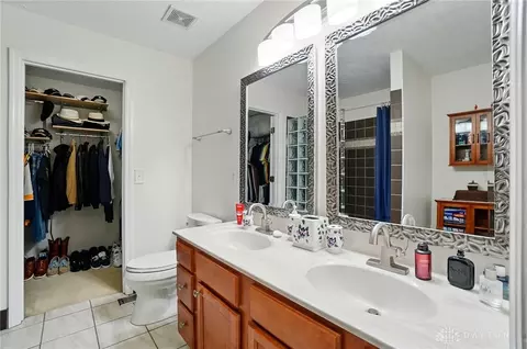 Bath - 8765 Woolstone Ct, Maineville, OH 45039 photo 1 of 7