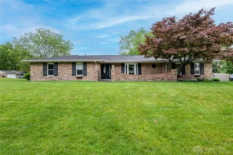 4491 Powder Horn Dr, Dayton, OH 45432