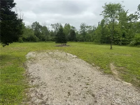5126 Diamond Mill Rd, Brookville, OH 45309