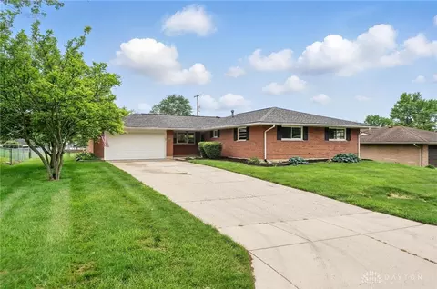 3040 Fontano Dr, Kettering, OH 45440