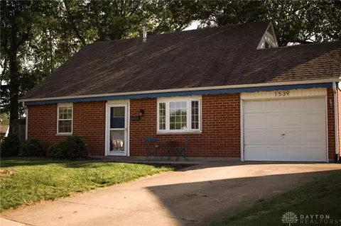 Exterior - 1539 Cedarbrook Pl, Sidney, OH 45365 photo 2 of 9