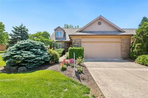 70 Pond Run Cir, Hamilton, OH 45013