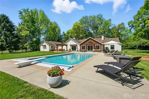 1160 Whispering Woods Ln, Springboro, OH 45066