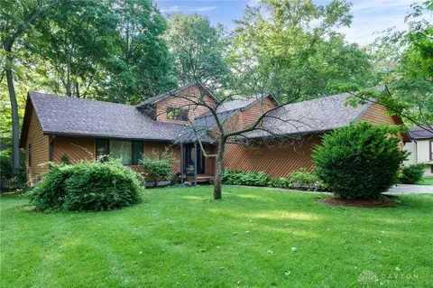 9588 Quailwood Trl, Dayton, OH 45458