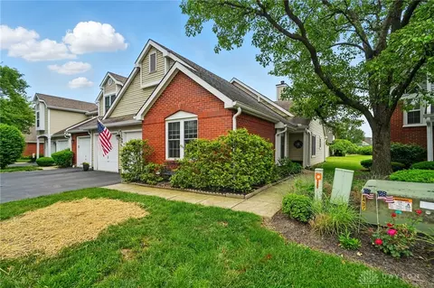 1160 Smugglers Way, Dayton, OH 45459