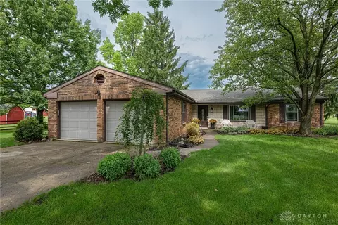 6774 Gillen Ln, Miamisburg, OH 45342