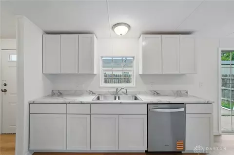 Kitchen - 665 Diamond Loop, Middletown, OH 45044 photo 1 of 1