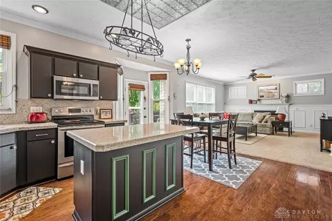 Kitchen - 20 Pembrook Ct, Springboro, OH 45066 photo 1 of 2