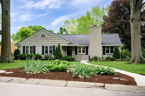 103 Castle Dr, Dayton, OH 45429