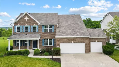 9752 Crooked Creek Dr, Centerville, OH 45458