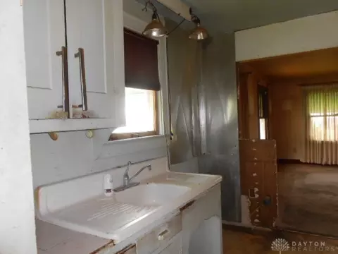 1202 Burt St, Springfield, OH 45505 photo 7