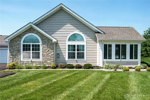 4734 Cobblestone Dr, Tipp City, OH 45371
