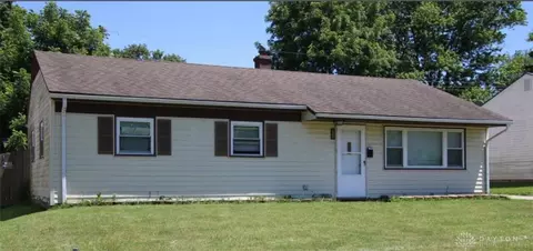 1260 Apple St, Fairborn, OH 45324