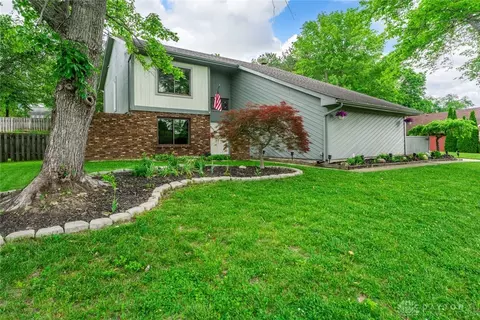360 Merrick Dr, Dayton, OH 45434