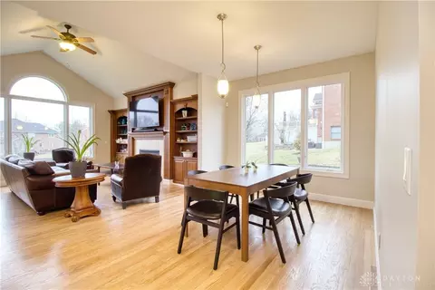 Dining - 7760 Ingrams Ridge Dr, Cincinnati, OH 45244 photo 5 of 10